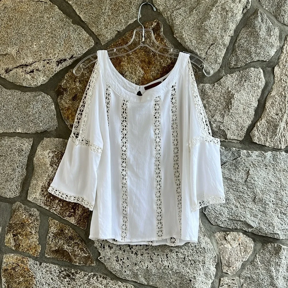 BKEred White Cold Shoulder 3/4 Sleeve Top - Picture 2 of 8